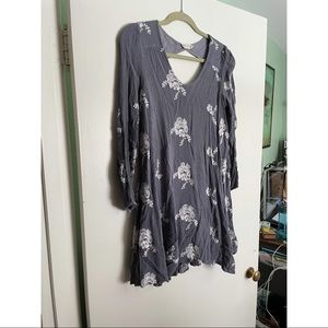 Altar’d State blemish/gray floral pattern dress